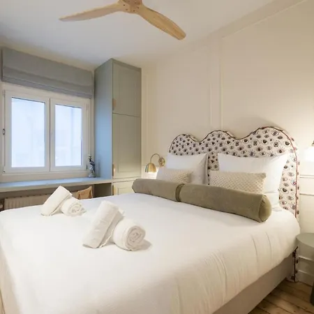Shway Le Pierre Apartment